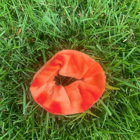 SCRUNCHIES - Picture 8 of 8